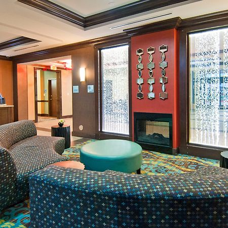Holiday Inn Express & Suites San Antonio Frost Bank Center By Ihg Buitenkant foto