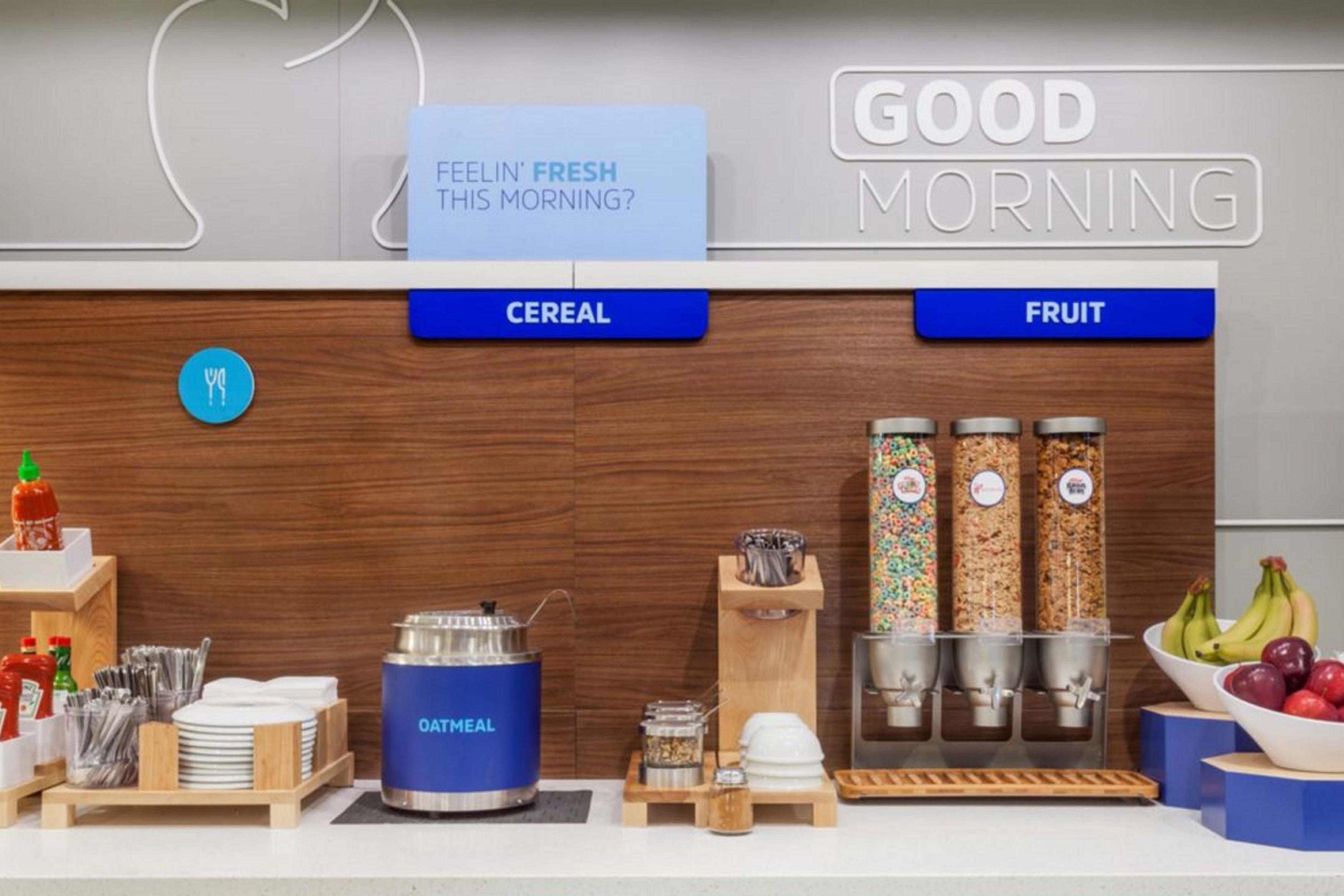Holiday Inn Express & Suites San Antonio Frost Bank Center By Ihg Buitenkant foto