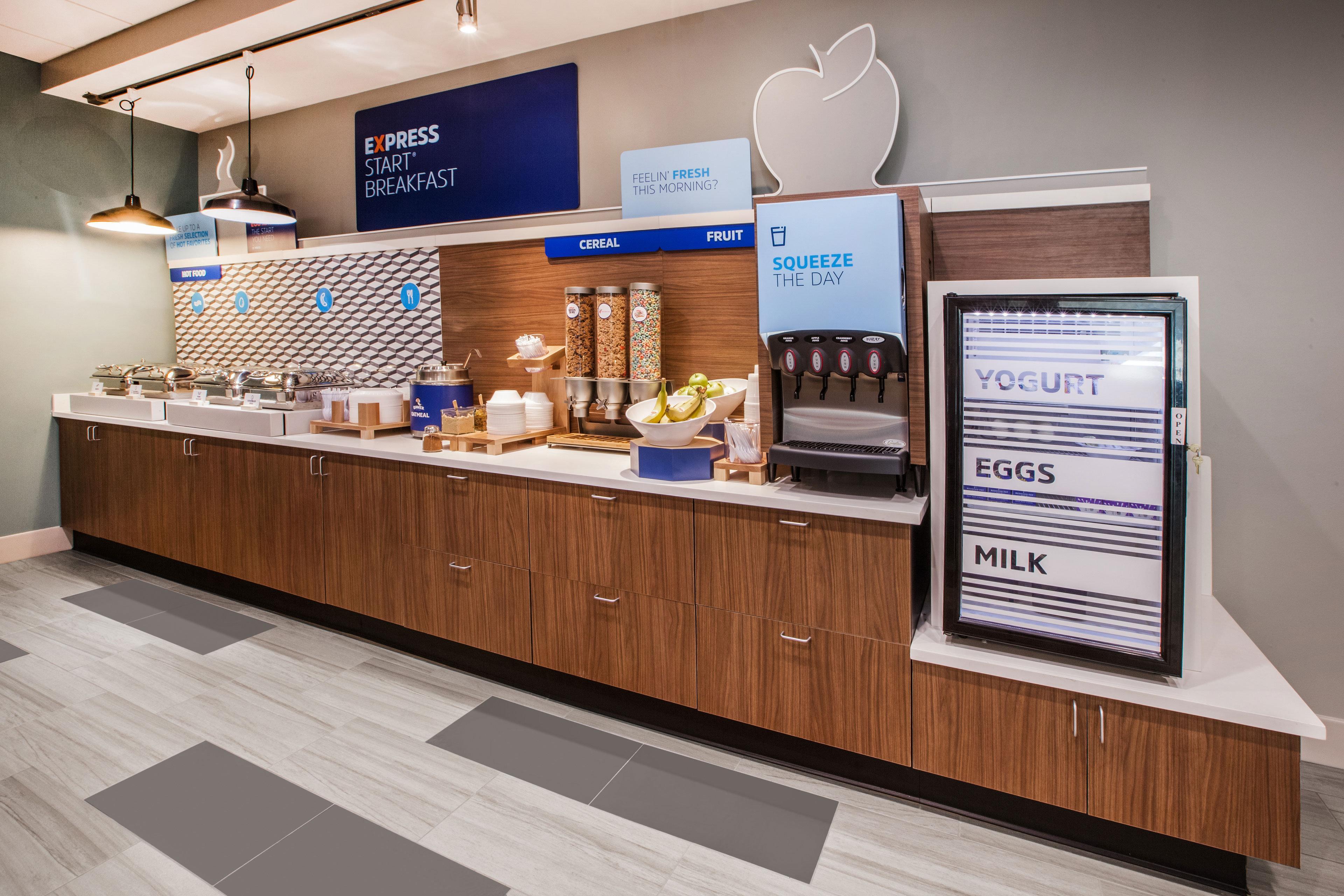 Holiday Inn Express & Suites San Antonio Frost Bank Center By Ihg Buitenkant foto
