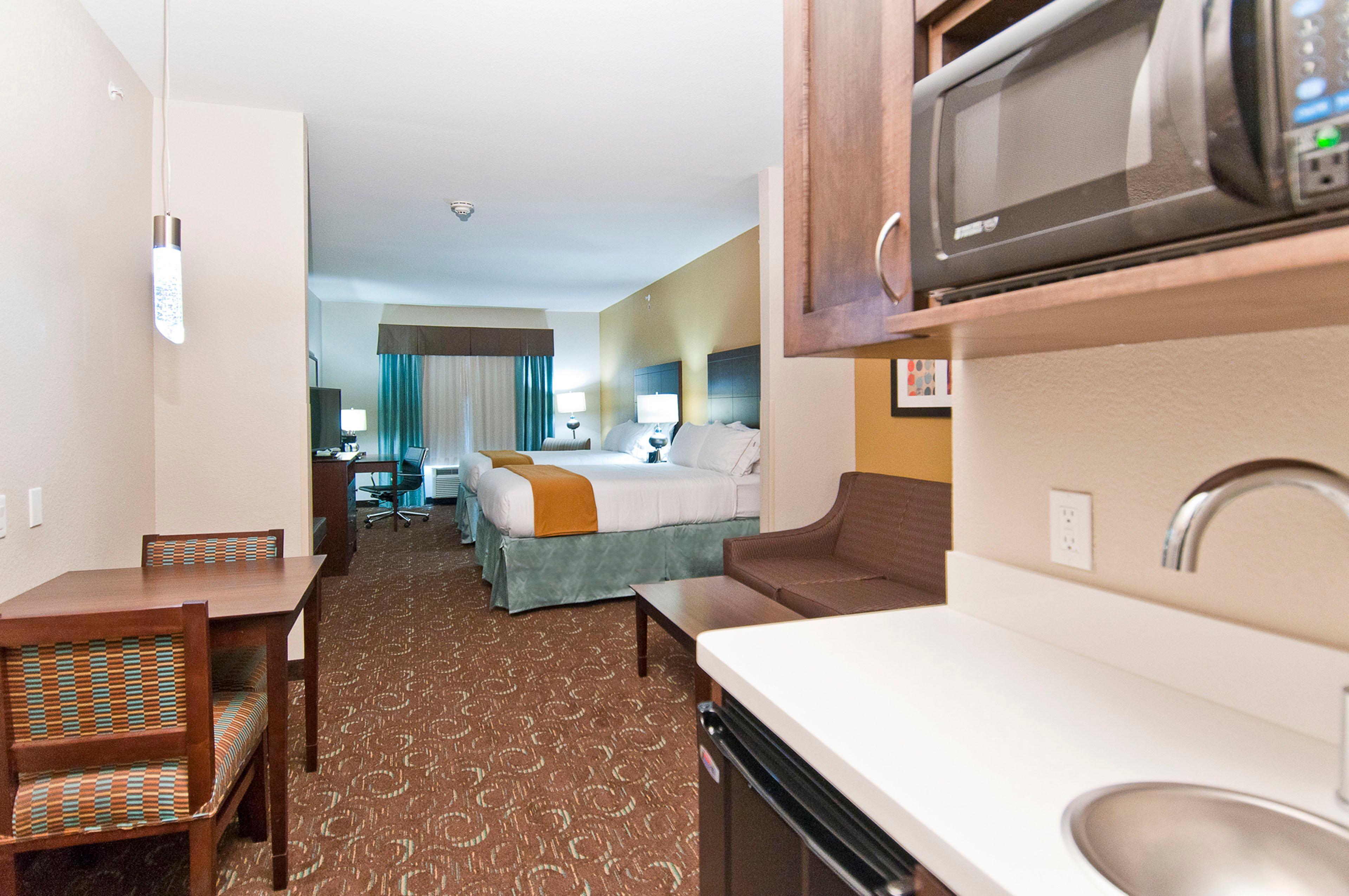 Holiday Inn Express & Suites San Antonio Frost Bank Center By Ihg Buitenkant foto