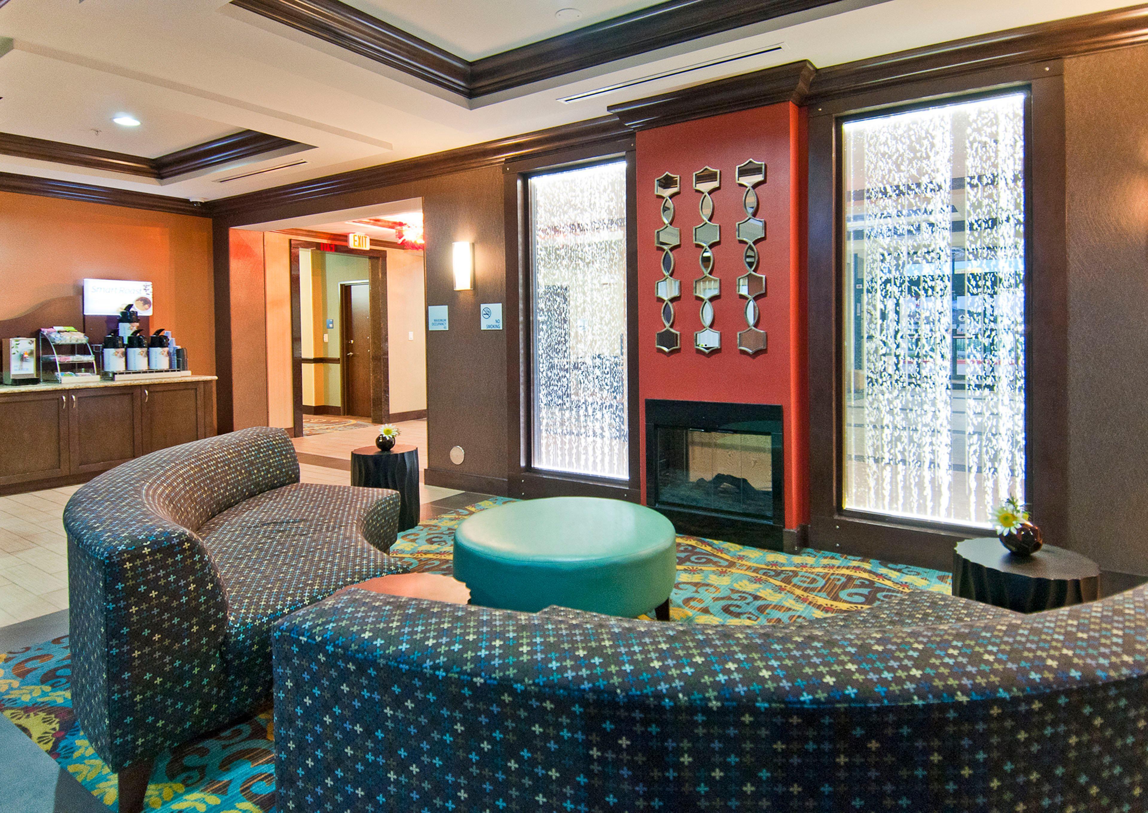 Holiday Inn Express & Suites San Antonio Frost Bank Center By Ihg Buitenkant foto