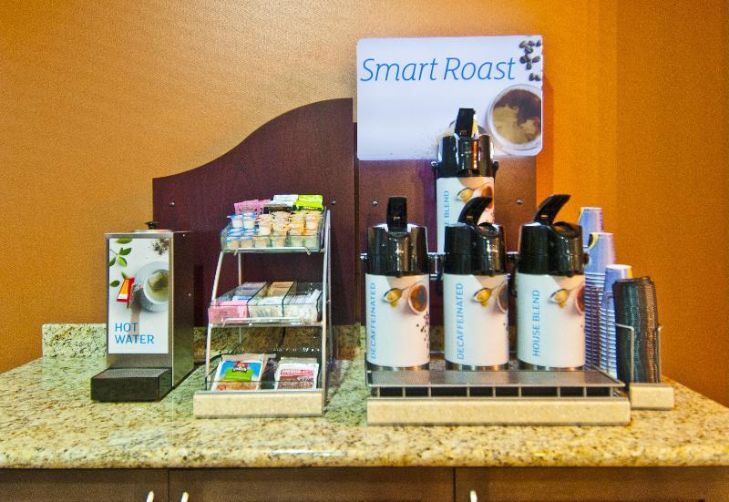 Holiday Inn Express & Suites San Antonio Frost Bank Center By Ihg Buitenkant foto